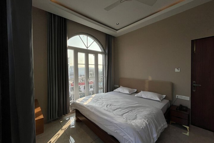 Room 12 of 13