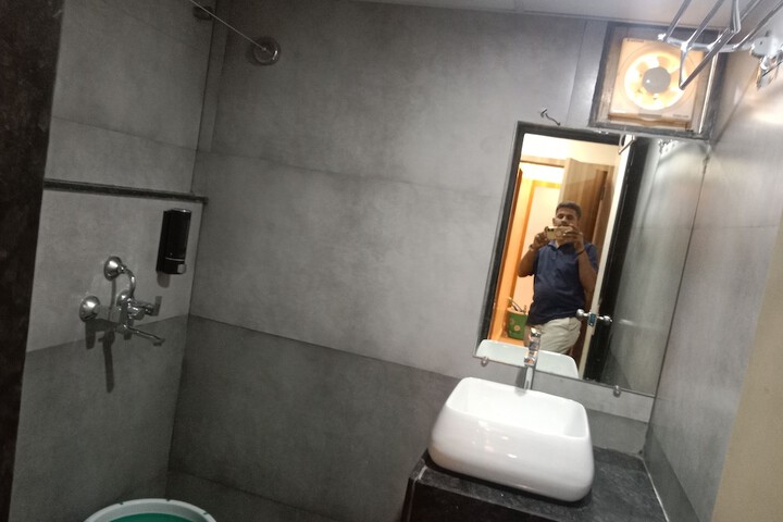 Room 35 of 46