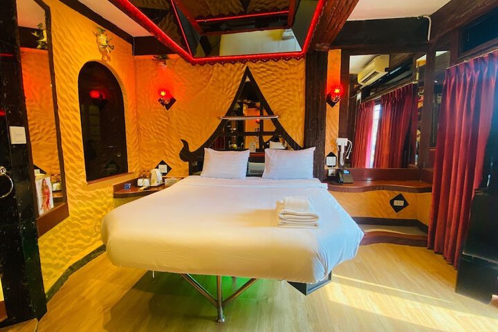 Room 16 of 47