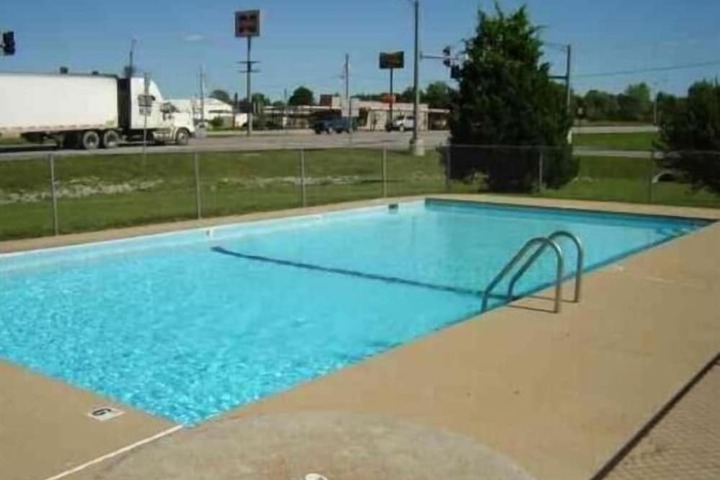 Pool 14 of 25