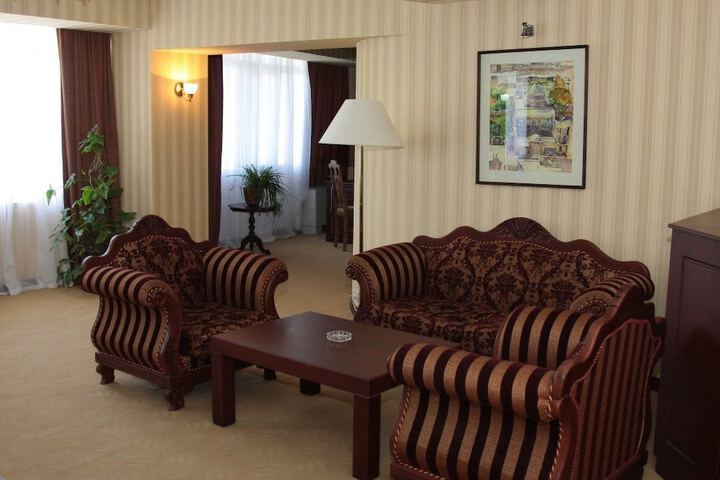 Room 36 of 76