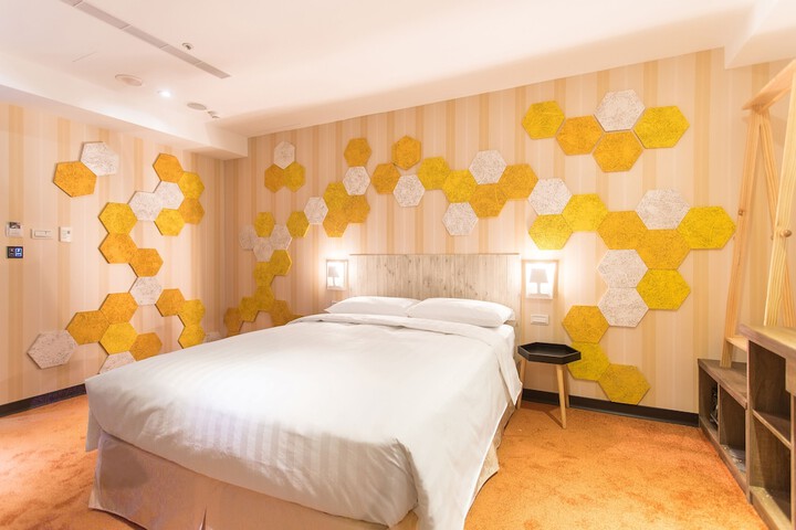 Room 6 of 35