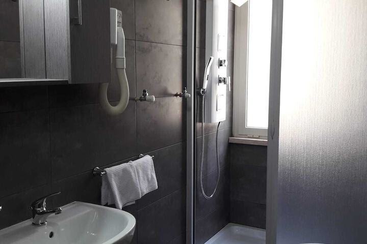 Room 15 of 30