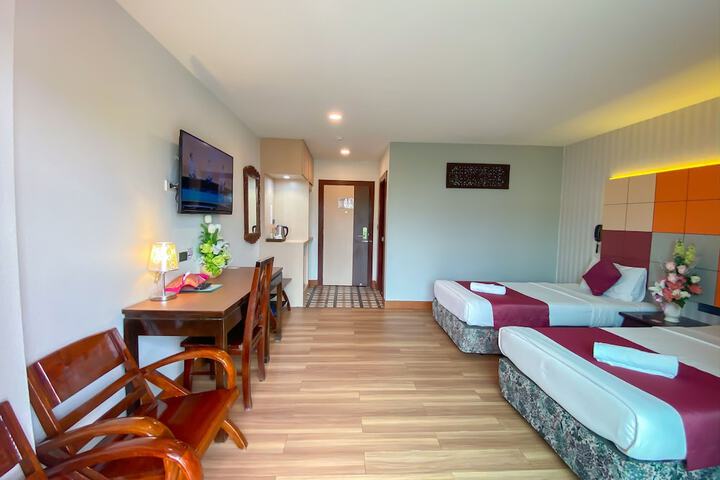 Room 9 of 28