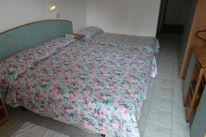 Room 18 of 35