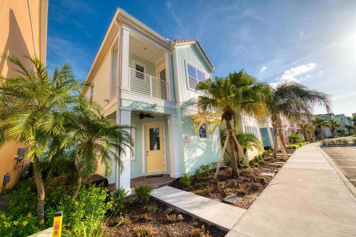 Cozy Cottage with Hot Tub Near Disney with Margaritaville Resort Island H2O Access - 8056DR