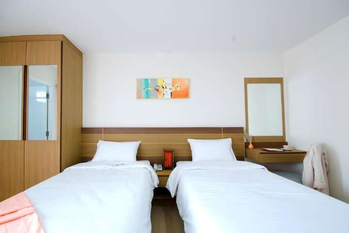 Room 19 of 42