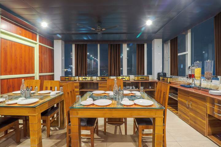 Dining 14 of 28
