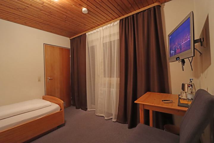 Room 38 of 121