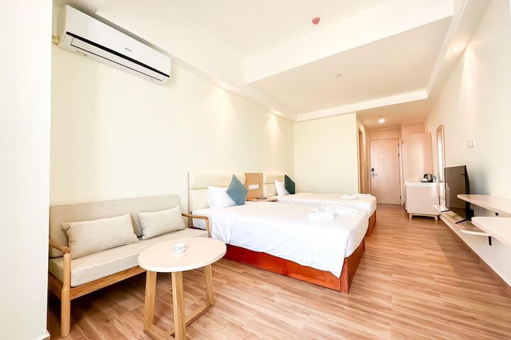 Room 3 of 40