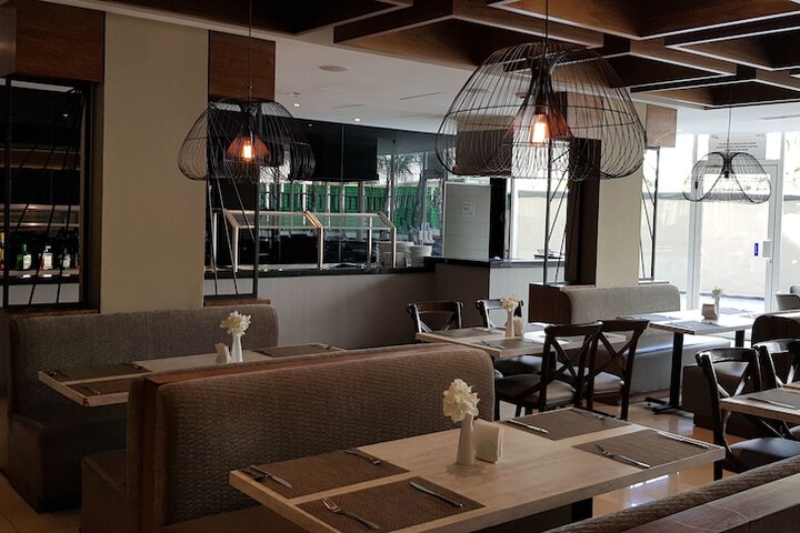 Dining Photos