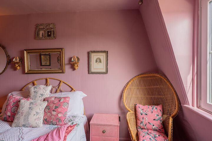 Room 28 of 108