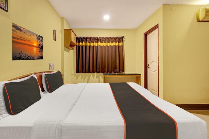 Room 8 of 28