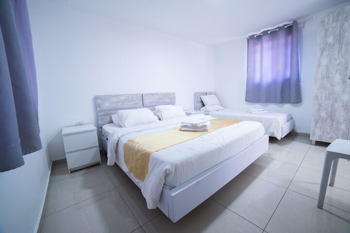 Room 8 of 31