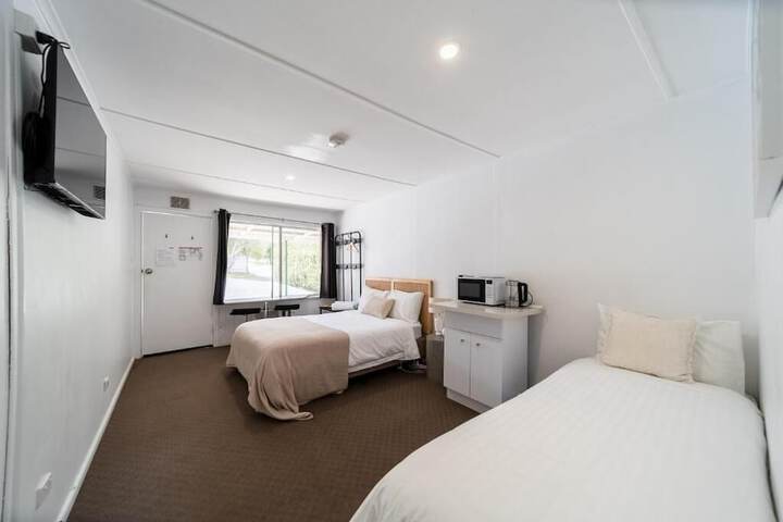 Room 9 of 22