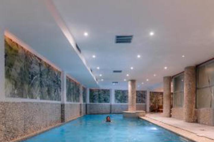 Pools & Facilities