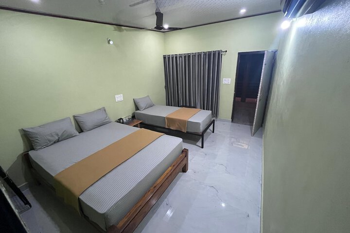 Room 3 of 6