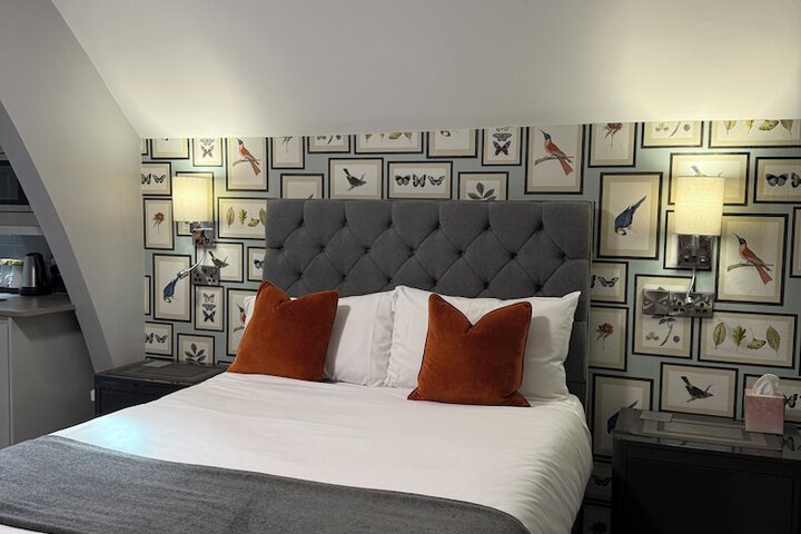 Room 33 of 52