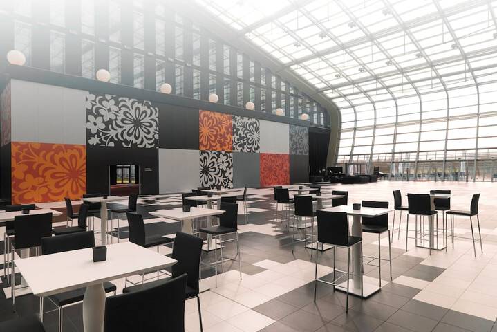 Entrance & Lobby
