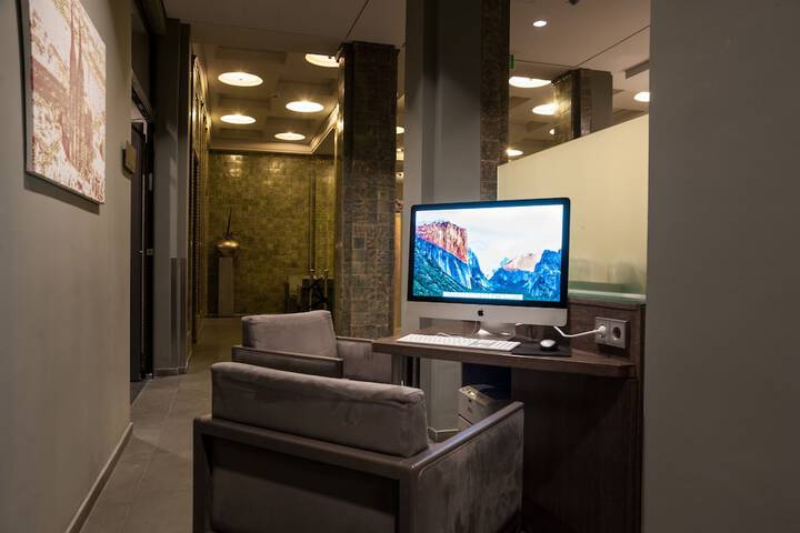 Business Center 54 of 67