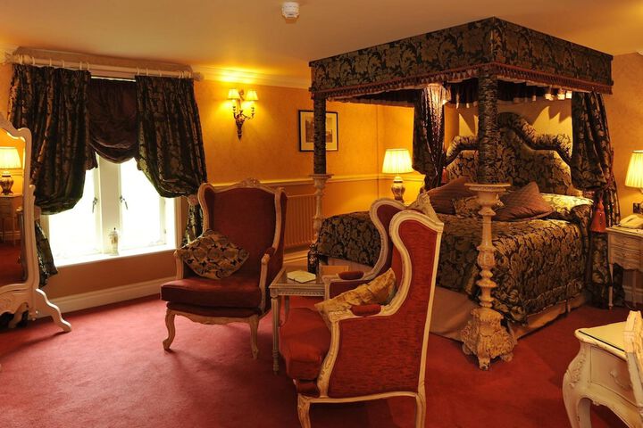 Room 4 of 84