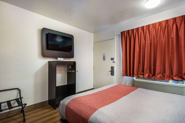 Room 22 of 75