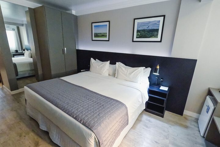 Room 16 of 90