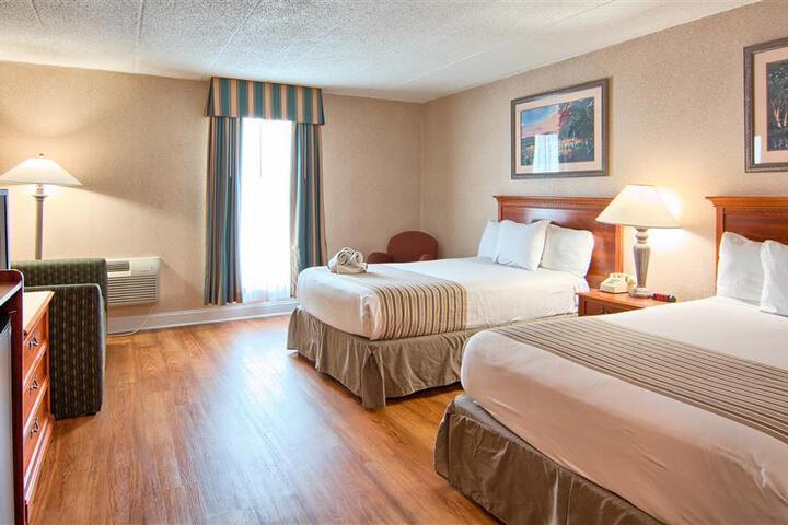 2 Double Beds (1 of 8)
