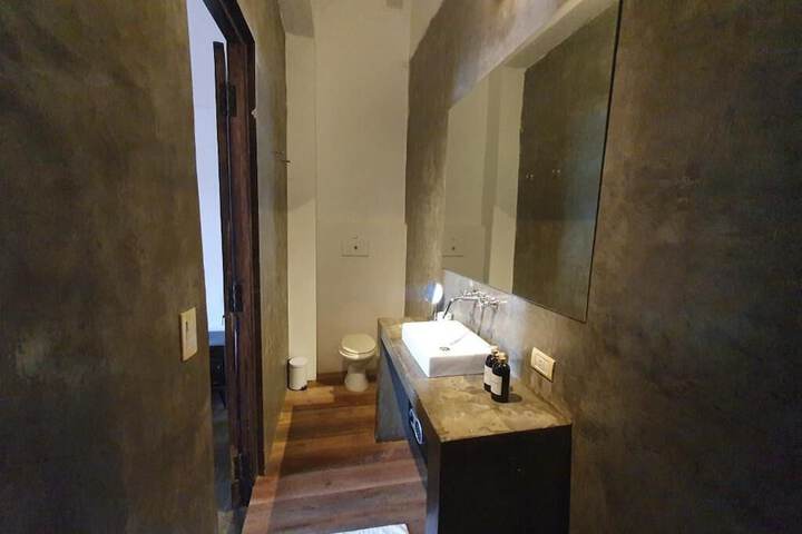Room 8 of 78