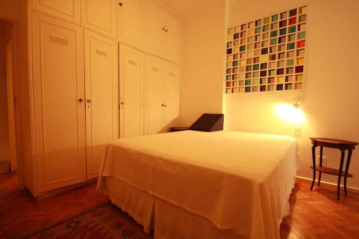 Room 10 of 20