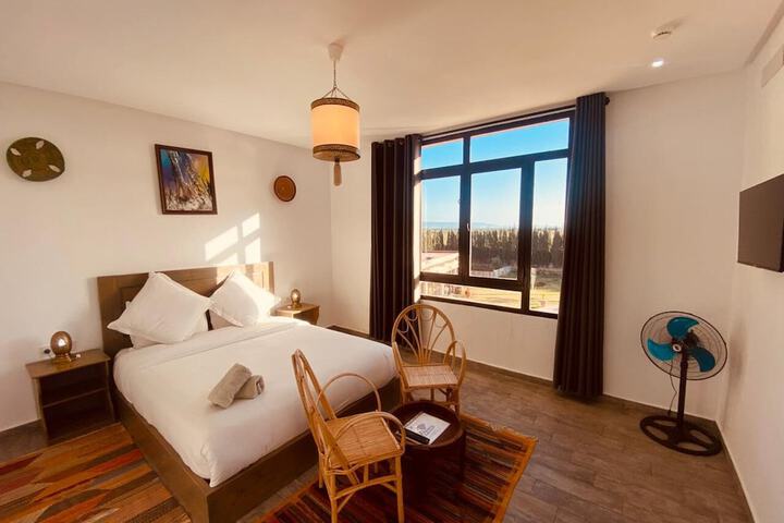 Room 93 of 153