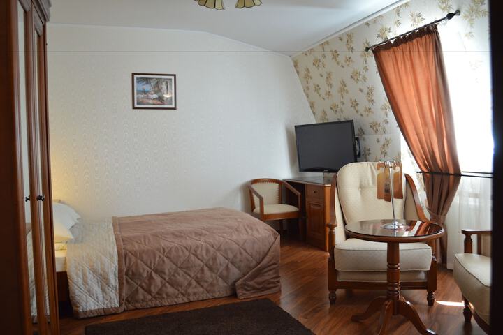 Room 12 of 52