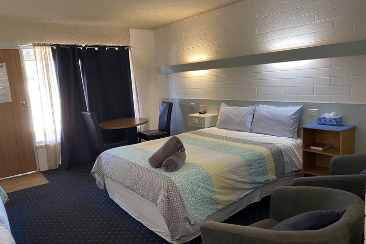 Room 33 of 39