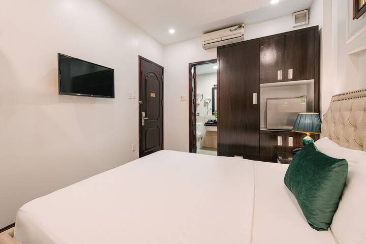 Room 15 of 49