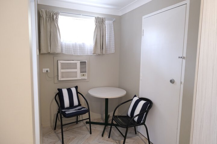 Room 16 of 169
