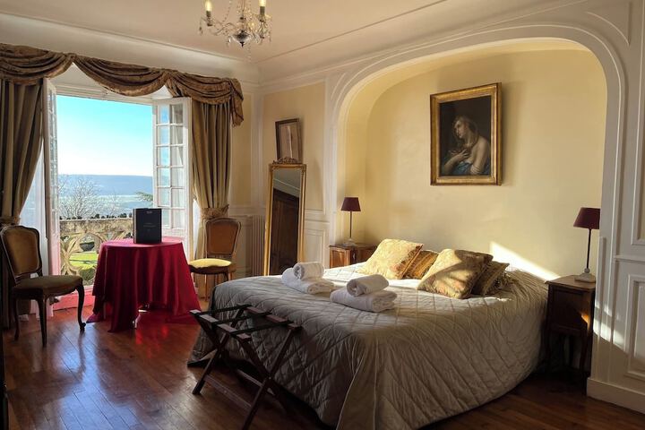 Room 11 of 45