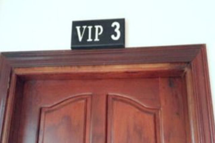 Room 16 of 34