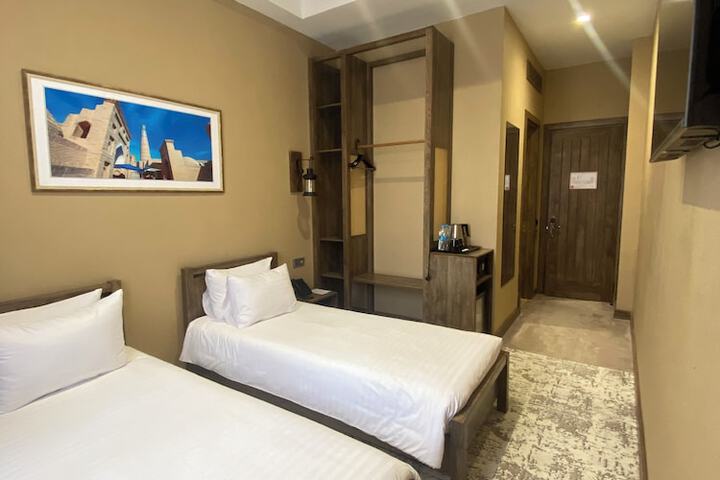 Room 20 of 85