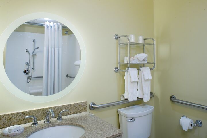 1 King Bed Refrigerator WiFi Full Breakfast (12 of 31)