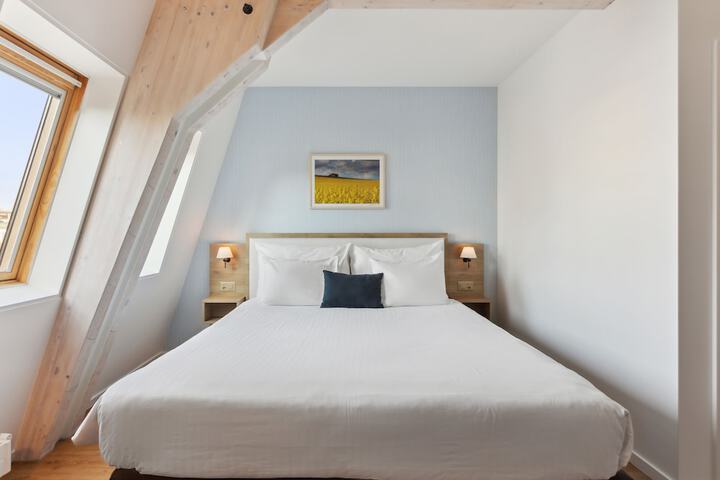 Room 6 of 29
