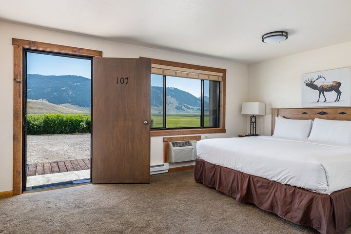 Room 67 of 118