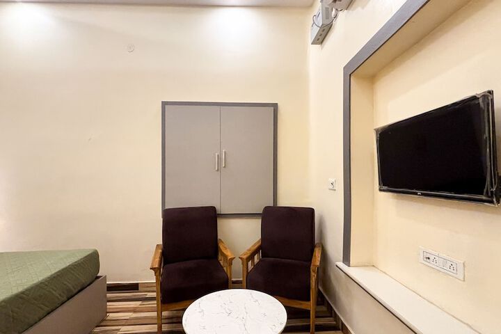 Room 49 of 80