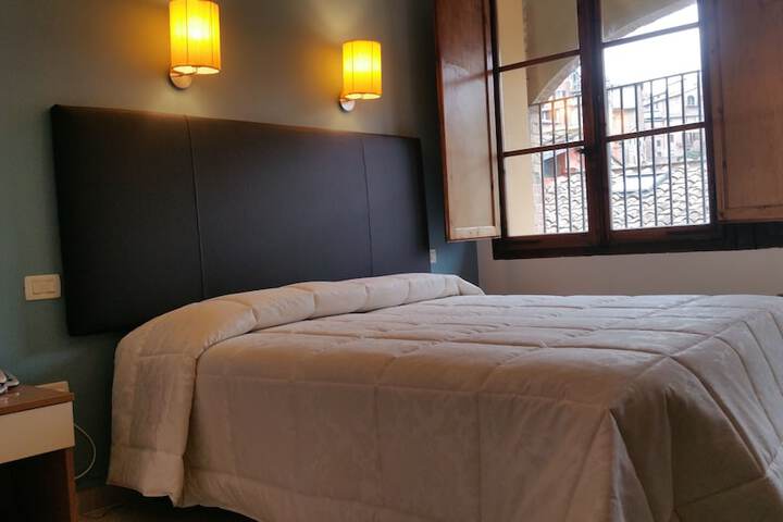 Room 7 of 38