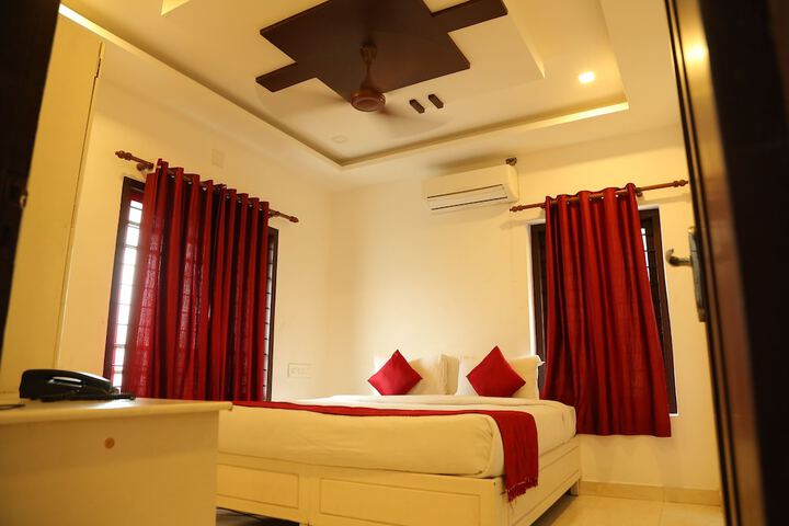 Room 5 of 13