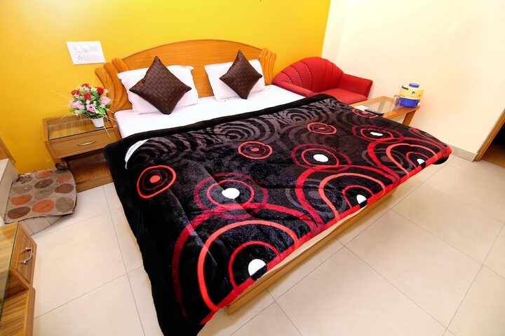 Room 13 of 35