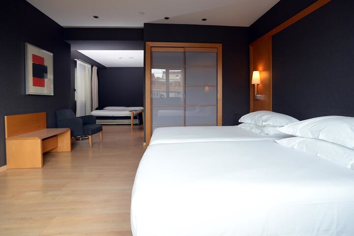 Room 8 of 111