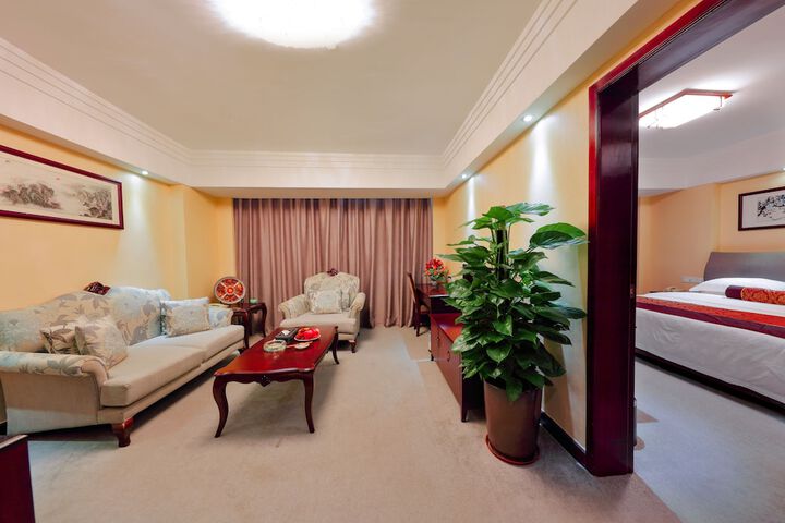Room 14 of 36