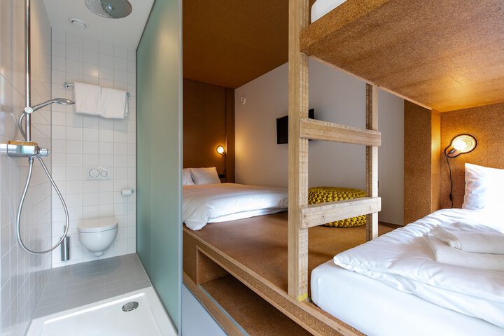 Room 42 of 63