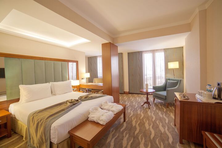 Room 16 of 37