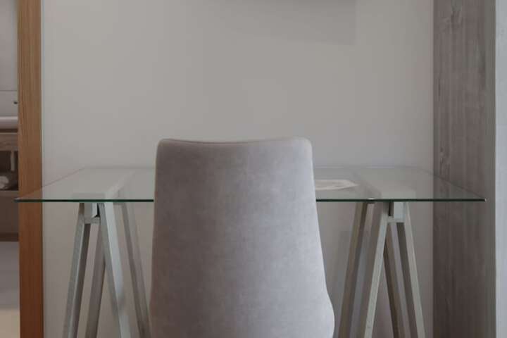 Room 10 of 32